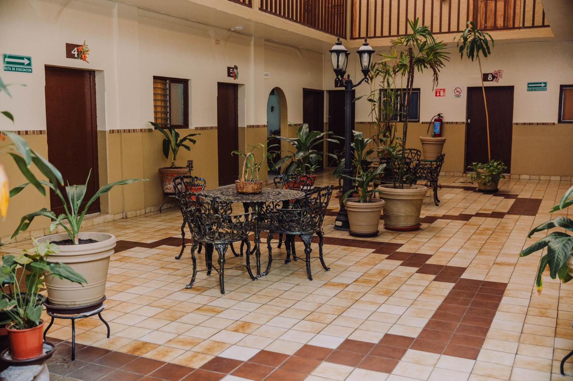 Hotel Cervantino Tapachula Zewnętrze zdjęcie